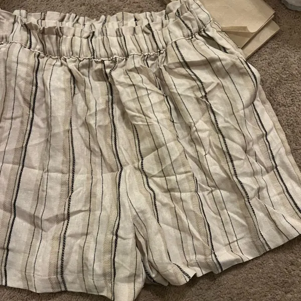 NWT love‎ tree linen blend stripe shorts M - Image 3