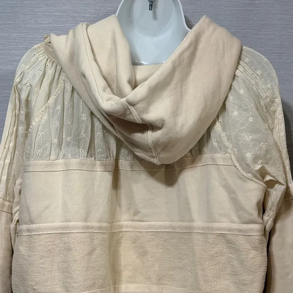 Free People Cream Mixed Media Eyelet Lace Cropped Hoodie‎ Sweatshirt Small - Image 5