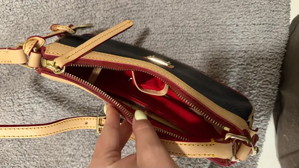 Navy & red trim Dooney and Bourke shoulder bag - Image 7