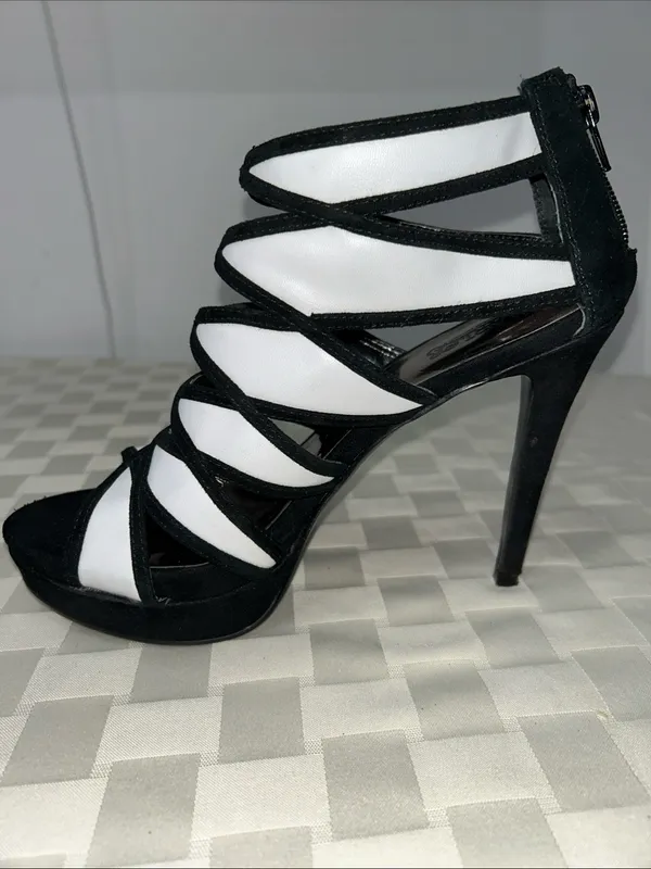 Carlos Santana Black Strappy Suede High Heel Sandals - Image 4