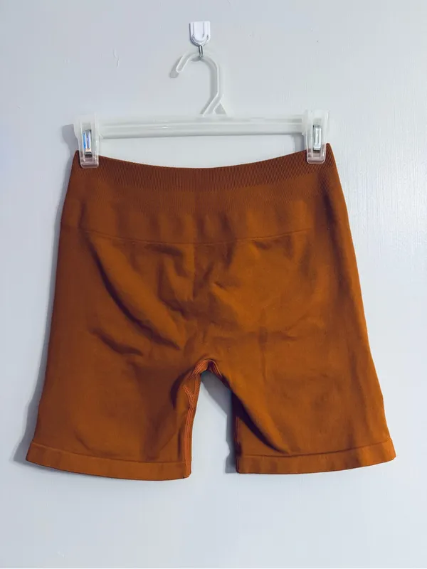 Aurola Seamless Athletic Shorts in Rust Orange Brown Size Small - Image 4