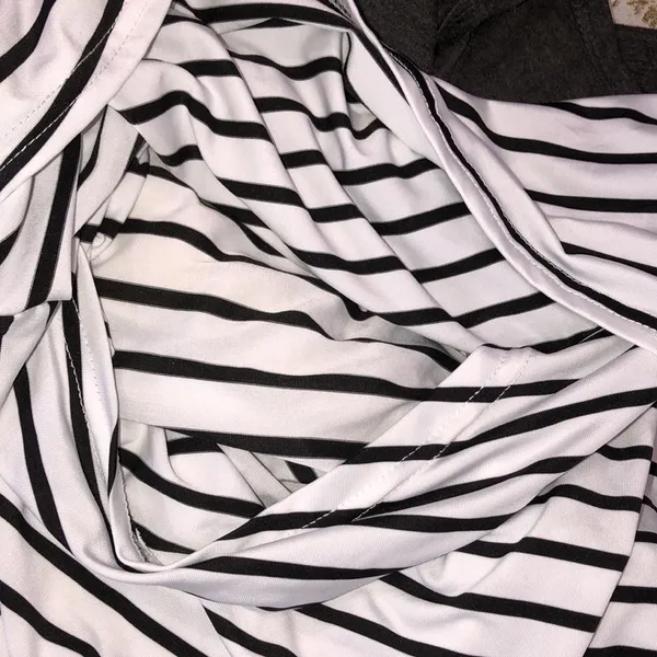 Large black & white striped nursing top - Image 5