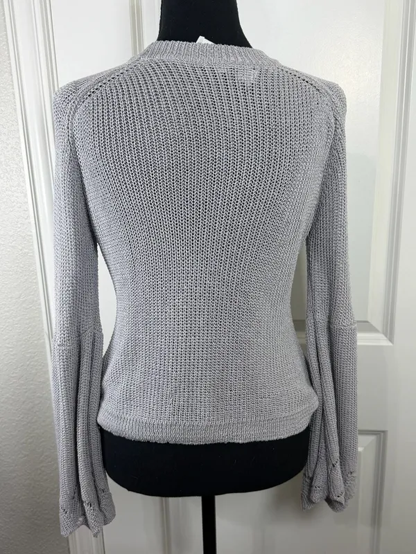 Elliatt Womens Grey Knit Long Bell Sleeve Sweater - Image 6