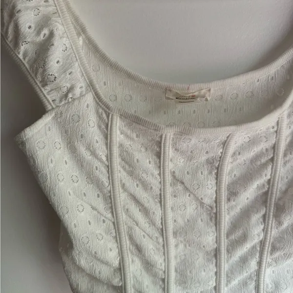 🛎️ Clearance Urban Outfitters White Puff Top Size-L - Image 2