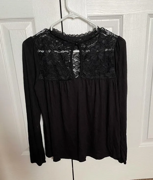 Charlotte Russe 5/$10 DEAL 💰 Black Lace blouse - Image 2