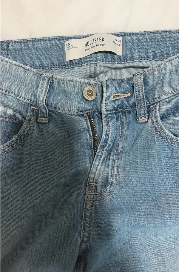 light blue wash hollister jeans - Image 3