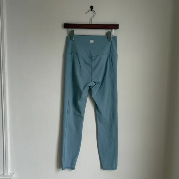 Vuori High Waisted Seafoam Active Leggings - Image 3