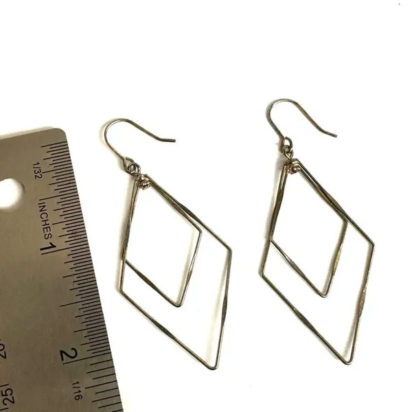 Silver tone geometric drop earrings - Image 4