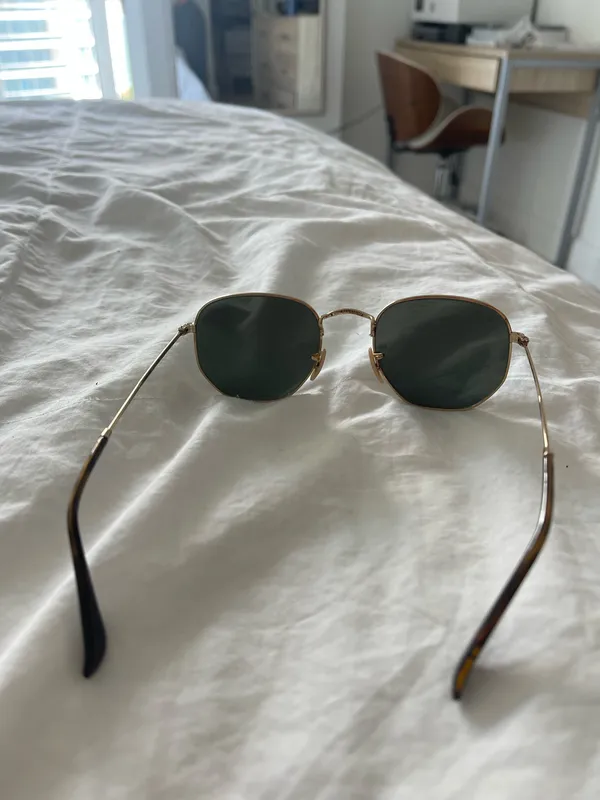 Reflective Ray-Ban Sunglasses - Image 8
