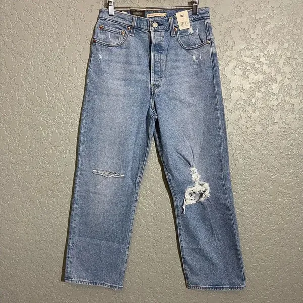 Levi’s Ribcage Straight Ankle Jeans - Image 4