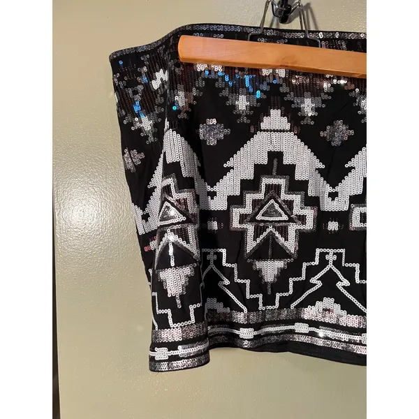 Express Women's Size Large Mini Skirt Black Silver White Sequins Aztec Pull On - Image 3