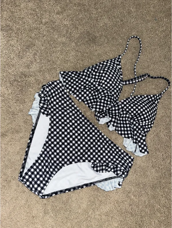 Cupshe Plaid ruffle bikini set - Image 3