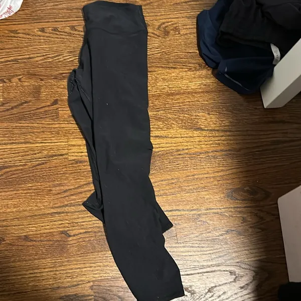 Alo Leggings - Image 4