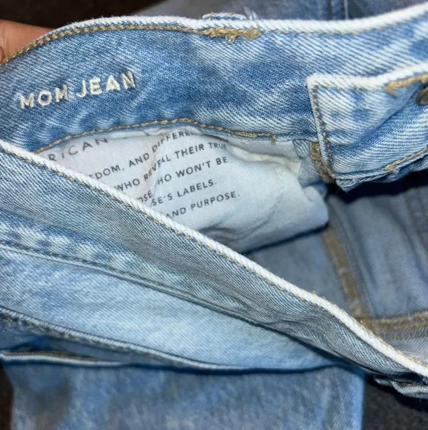 American Eagle Outfitters Mom Jean - Image 9