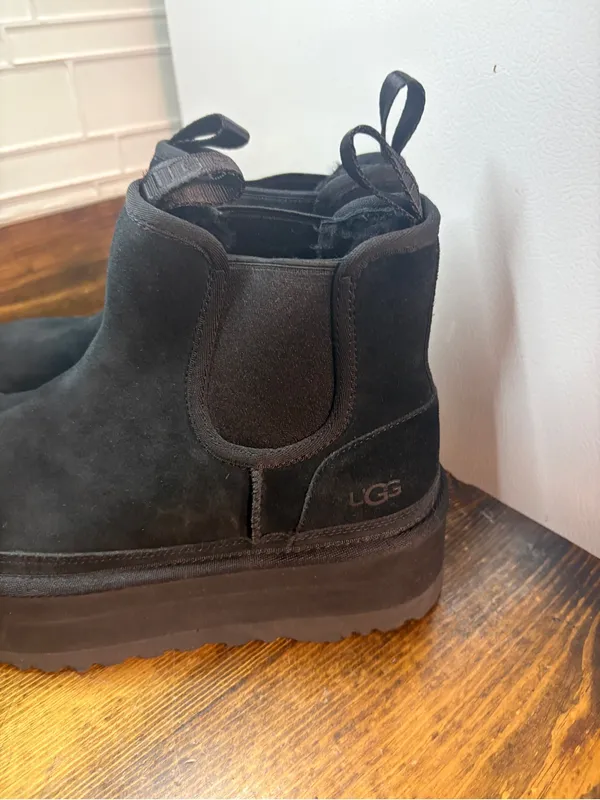 UGG Black neumal Chelsea platform boot size 8 - Image 5