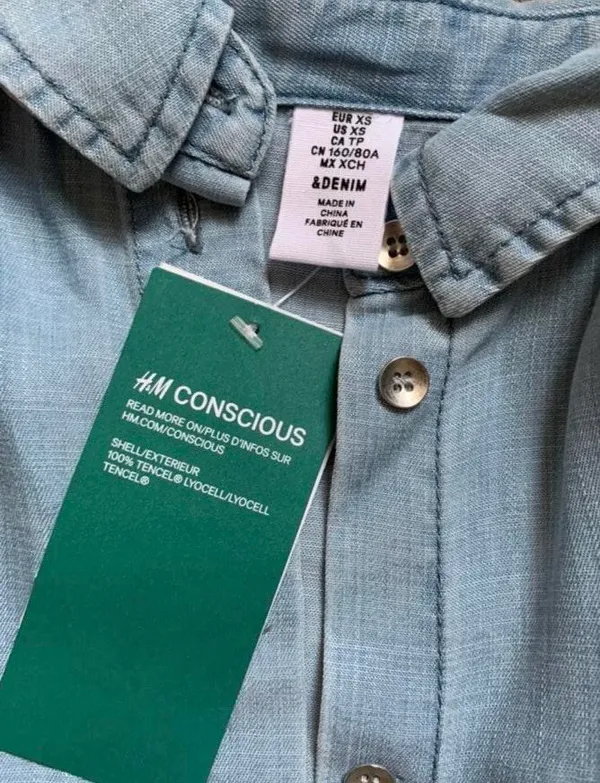 H&M Light wash denim button down shirt - Image 2