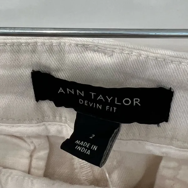 ANN Taylor crop pants devin fit off white - Image 5