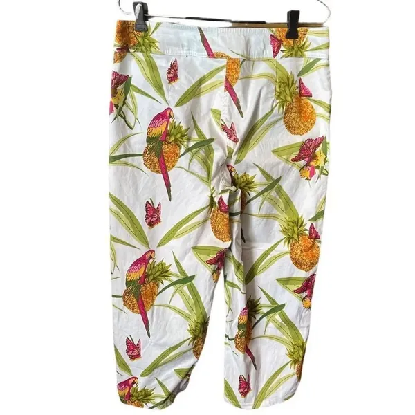 Vintage Bill Blass size 10 fun lighthearted Parrot themed capris. - Image 3