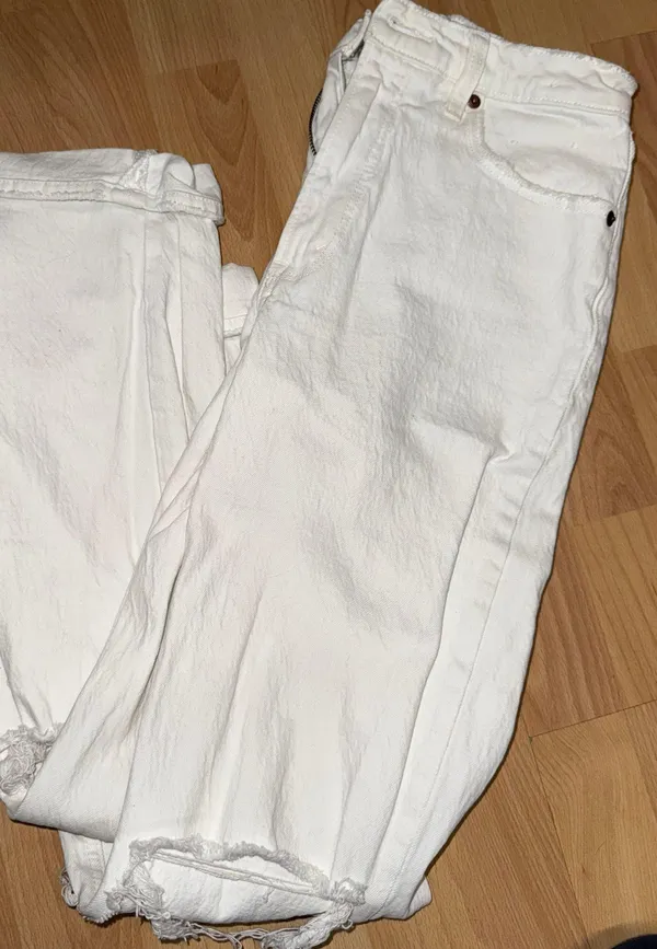 Abercrombie Jeans - Image 3