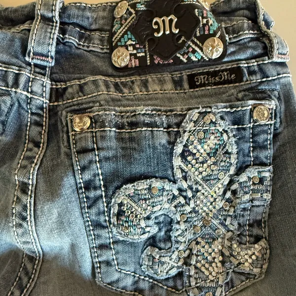 Miss Me Signature Boot Cut Jeans Fleur de Lis Bling Crystals Size 26 - Image 7