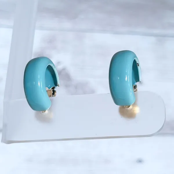 Vintage Clip On Earrings Light Blue Retro Chunky Hoops 0.75" - Image 2