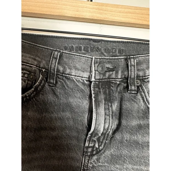 American Eagle‎ Strigid Mom Short Black Distressed Raw Hem Denim Shorts Size 00 - Image 2