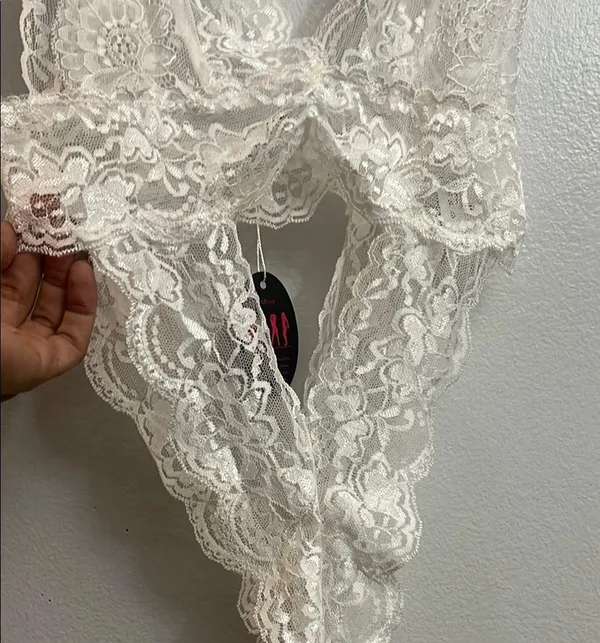 NEW Sexy White Lace Bodysuit teddy M - Image 4