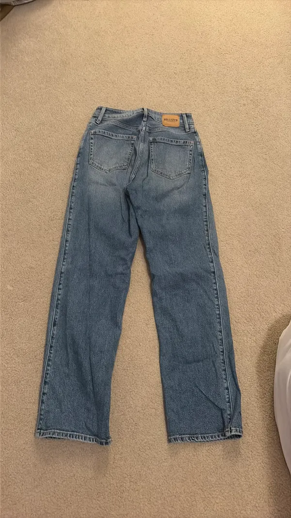 Hollister High-Rise Dad Jeans - Image 2