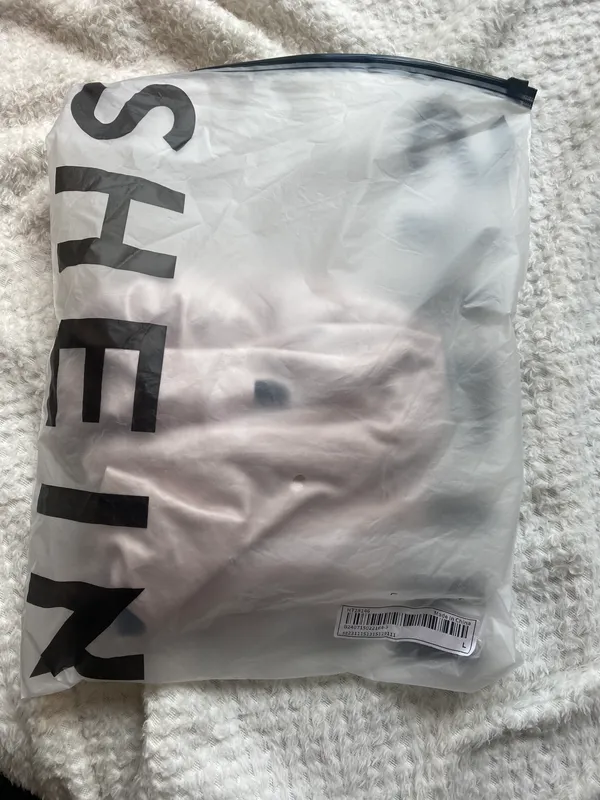 SheIn Heart Print Tee - Image 3