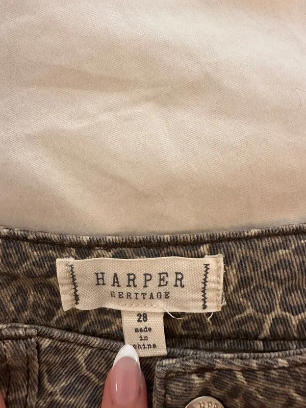 Harper Heritage Wide-Leg Leopard Print Jeans - Image 3