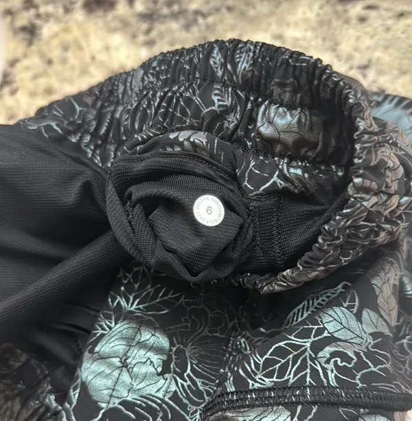 Lululemon Hotty Hot Shorts 4” - Image 5