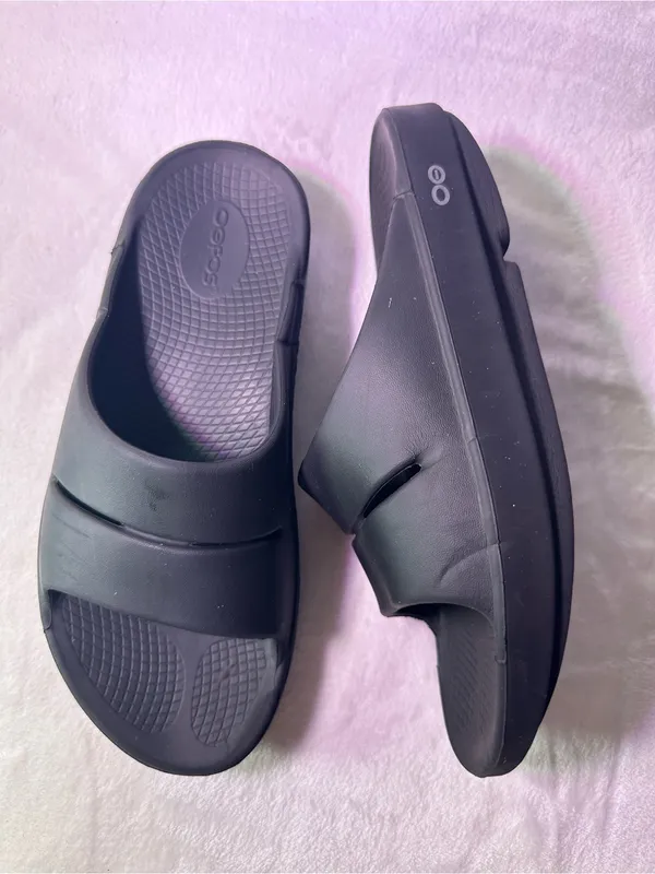OOFOS Women's Slide Sandal - Black - Image 6