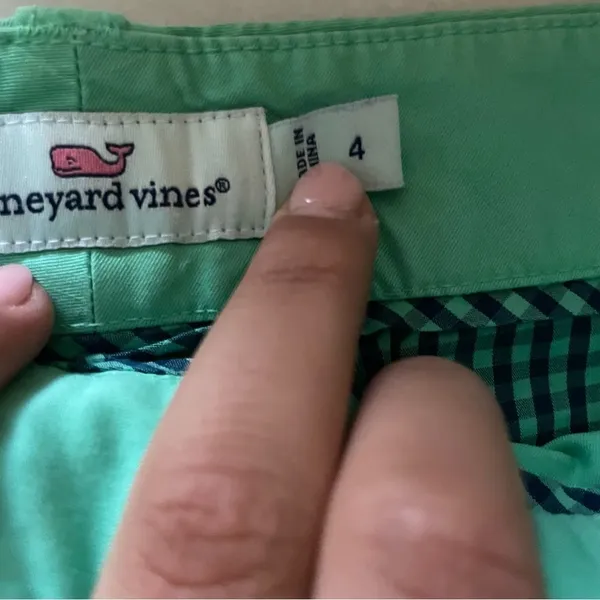 Vineyard Vines Embroidered Washed Dayboat Short - Image 4