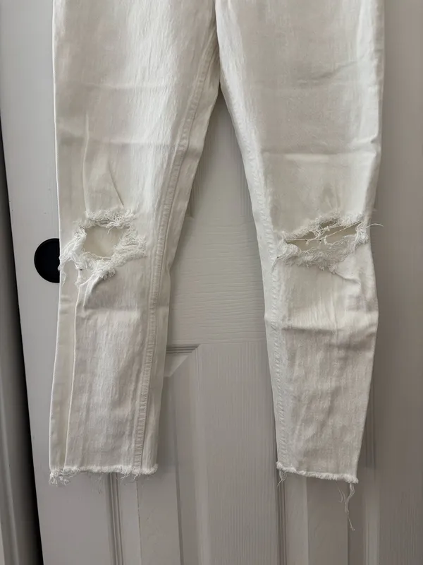 Abercrombie Ultra High-Rise Straight Jeans Ankle - Image 4