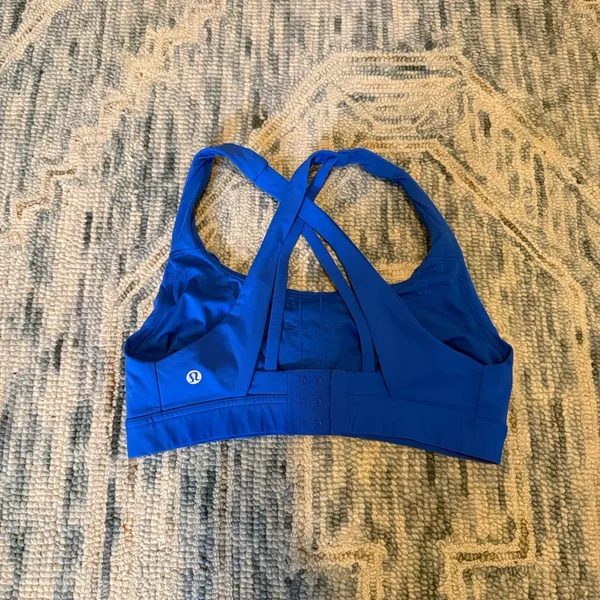 Lululemon Women’s My Stryde Blue Sport Bra Size Medium - Image 3