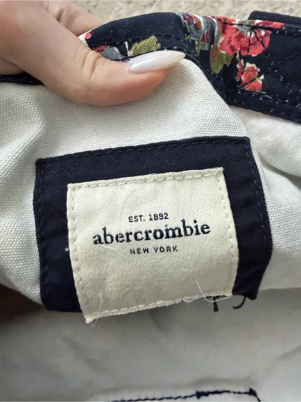Abercrombie & Fitch Vintage Navy Blue Floral Tote Bag - Image 3