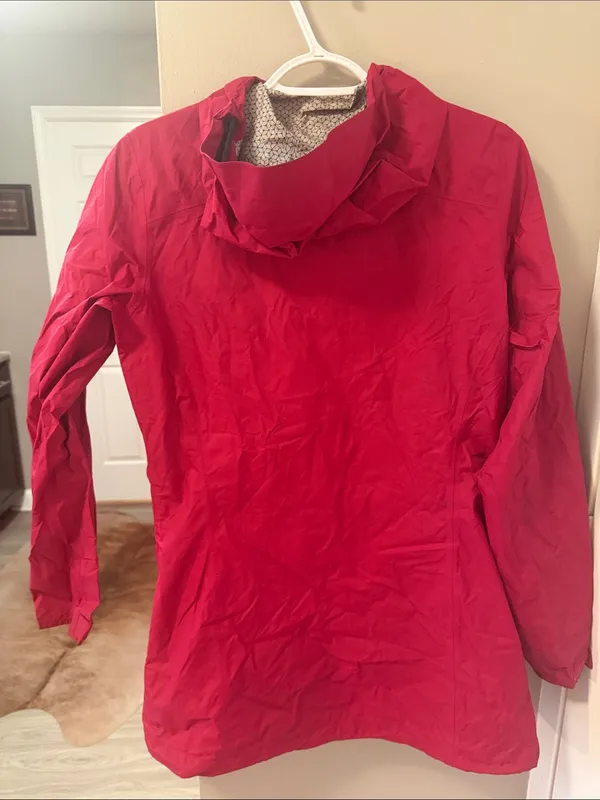 Mountain Hardwear Waterproof Hooded Jacket - Magenta / Pink S - Image 10