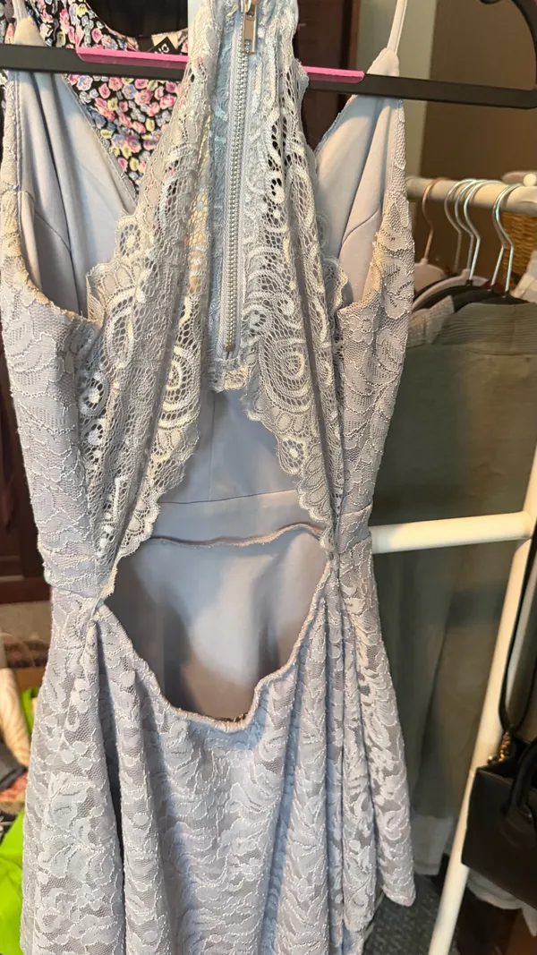 Lace V-Neck A-Line Mini Dress in Light Blue Windsor Small - Image 6