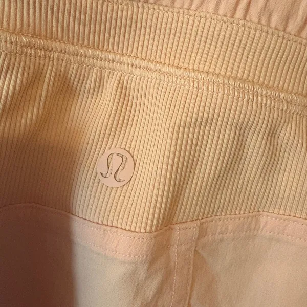 Lululemon Dance Studio High-Rise Short 3.5”. Sold Out Color Rock Melon Sz 10 NWT - Image 4