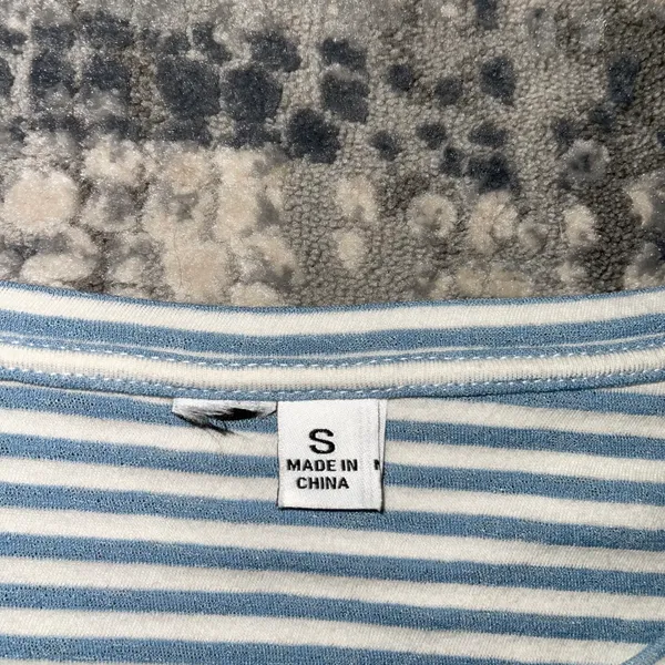 lightly worn top Blue - Image 3