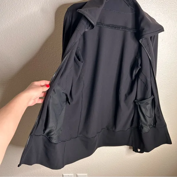 AS IS Lululemon In Stride Jacket Black 12 - Image 2