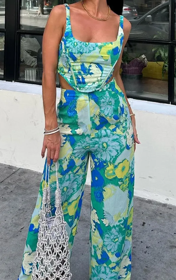 These Three Boutique floral set  - Image 3