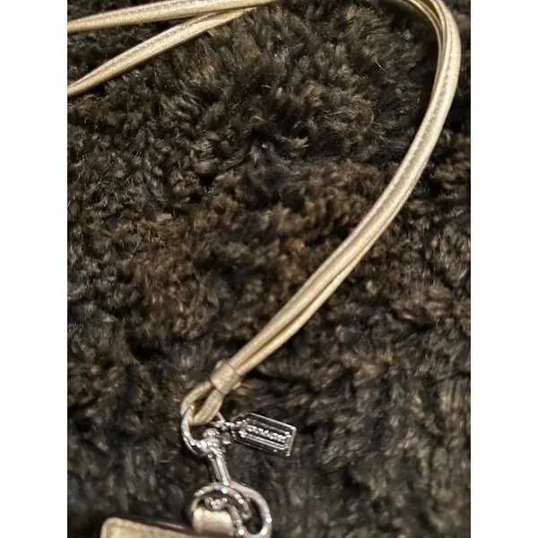 COACH Signature ID badge holder Gold - Image 4