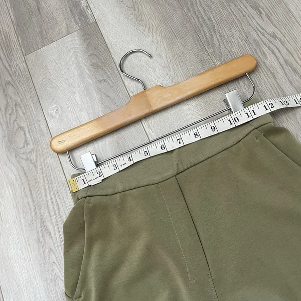 Lululemon Softstreme Pants relaxed high rise womens Green (size 2) travel lounge - Image 5