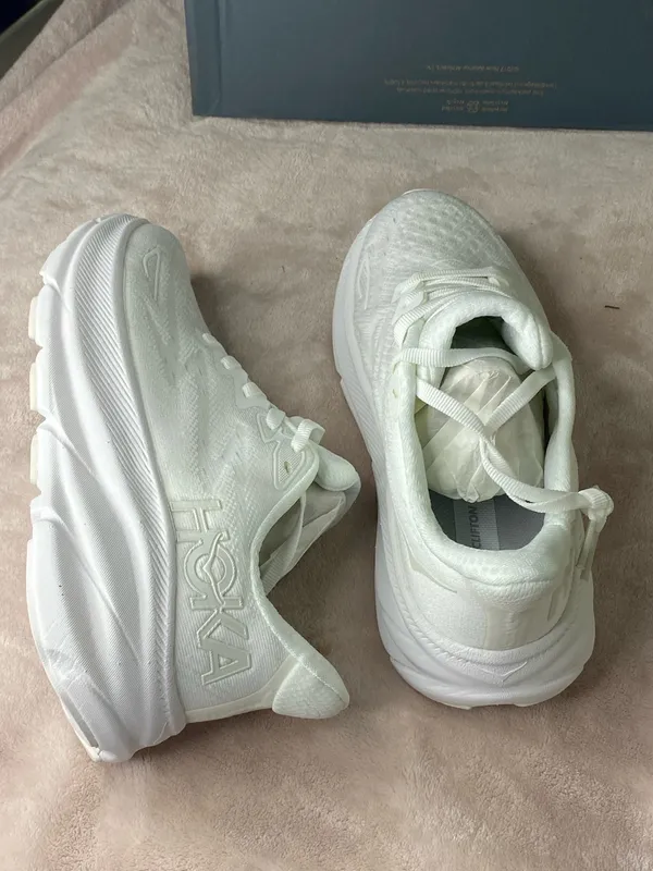 Hoka one one Clifton 9 Athletic Running women Shoes size 6 Brand New (no box) - Image 5