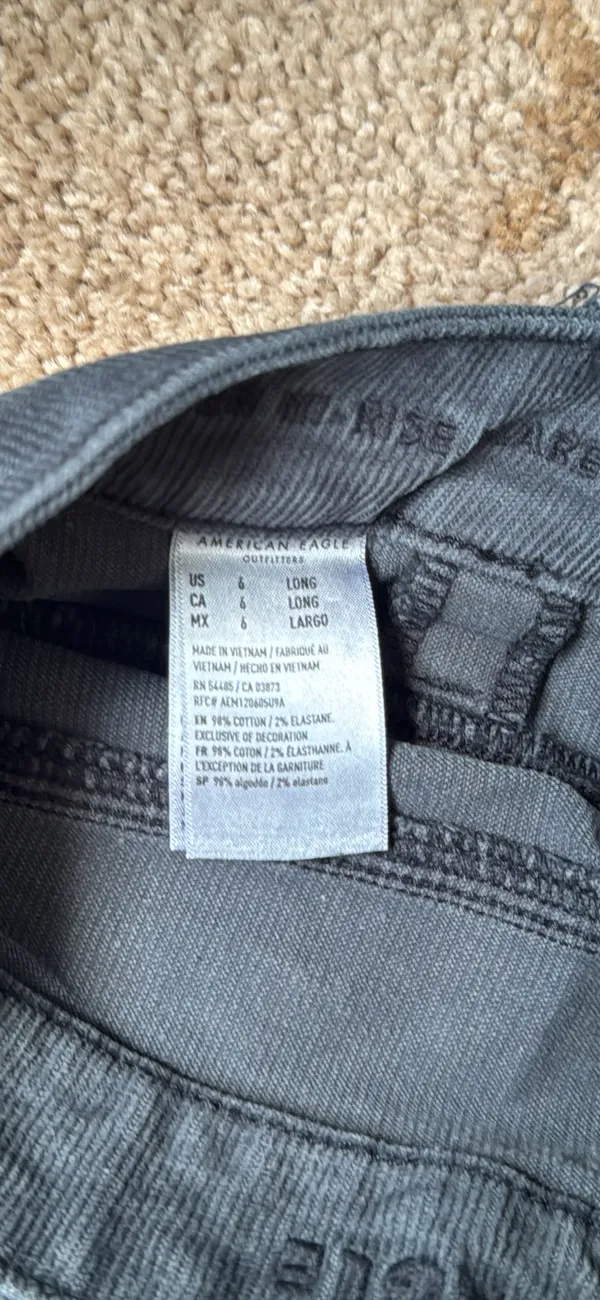 American Eagle Jeans - Image 3