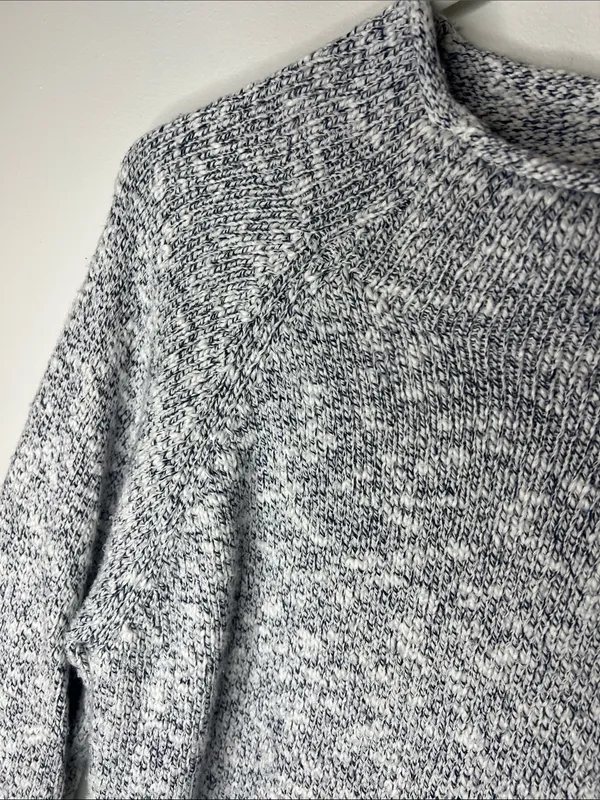 L.L. Bean 100% cotton Heather Gray Rolled mock neck Size L - Image 5