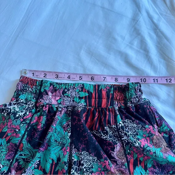 Lululemon Hotty Hot Short II Long 4" Zen Garden Multi Floral 2 - Image 3