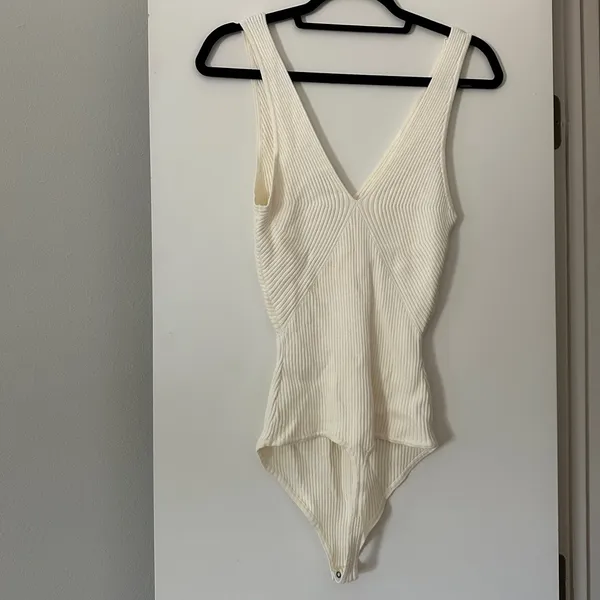 Abercrombie Knit Bodysuit - Image 3