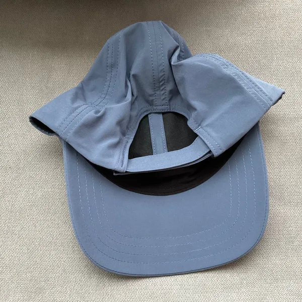 Alo Yoga Performance Off-Duty Cap Bluestone - Image 9